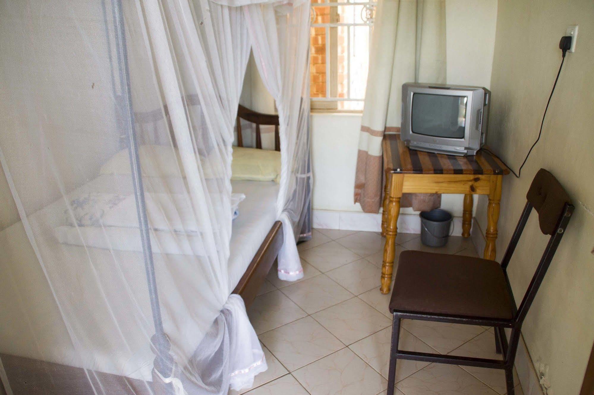 Keba Inn Lyamutundwe Экстерьер фото