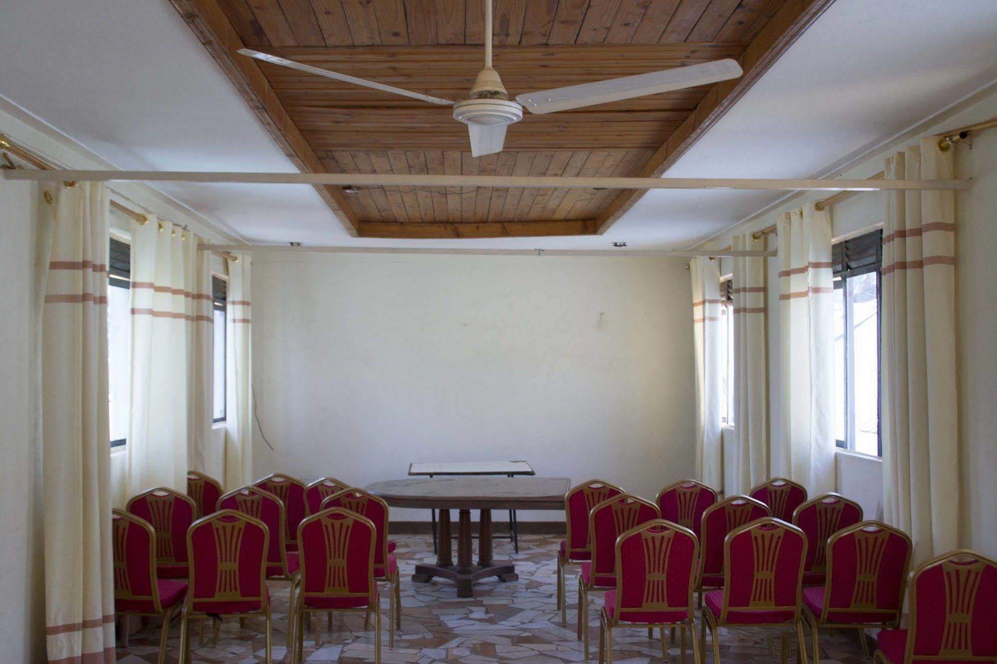 Keba Inn Lyamutundwe Экстерьер фото